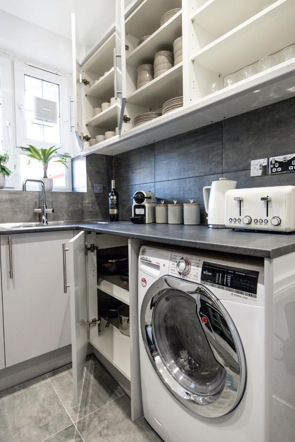Cosy 4-Bedroom Apartment Next To Borough ลอนดอน ภายนอก รูปภาพ